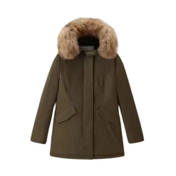 Parka de lujo con piel de mapache ártico