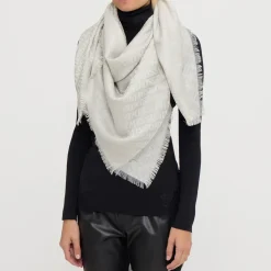 Pashmina con Estampado de Logo Elegante