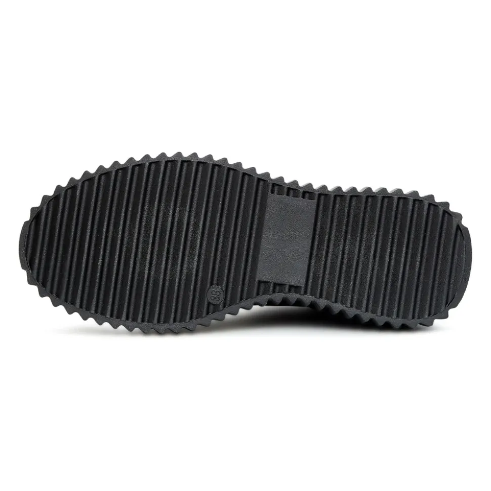 Platform Chelsea Boots with Ribbed Sole - Black