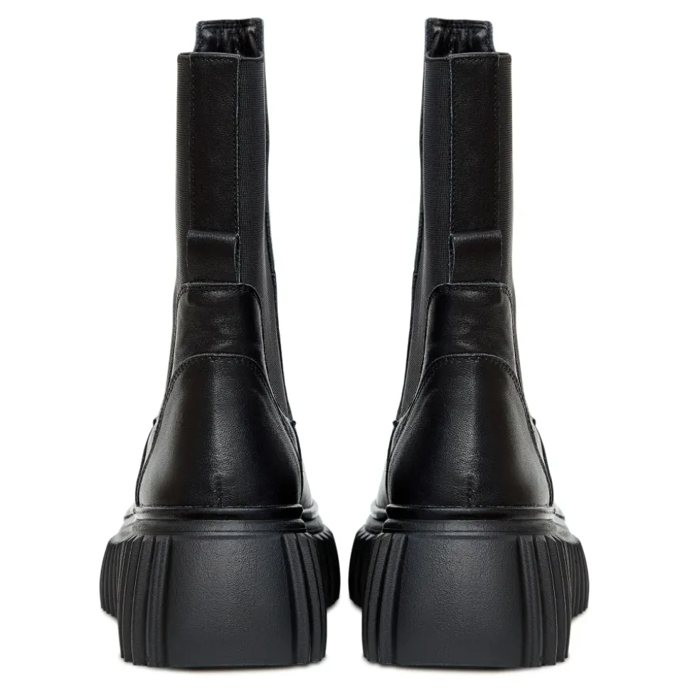 Platform Chelsea Boots with Ribbed Sole - Black