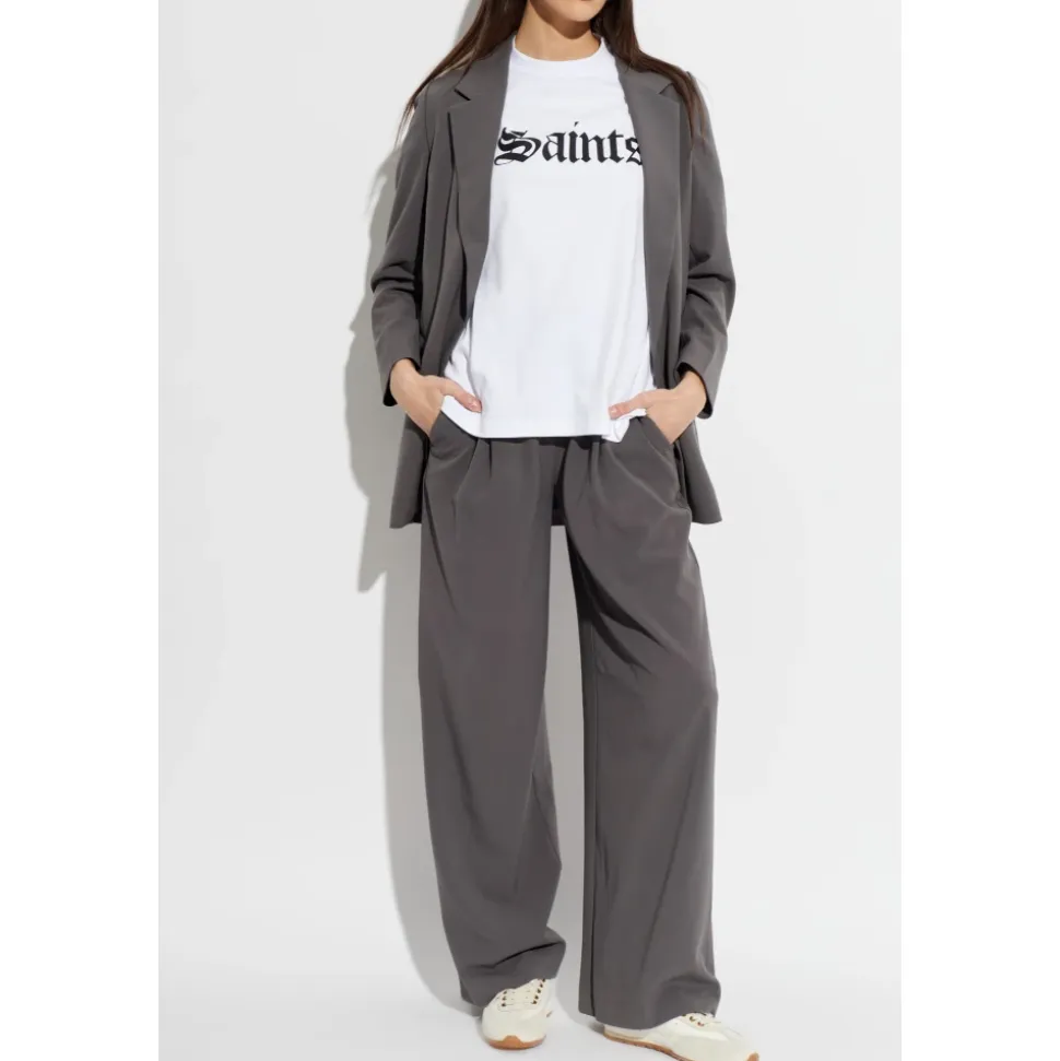 Saint Amelie T-shirt