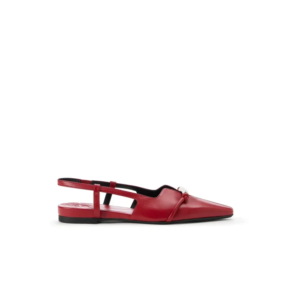 Sandalias rojas con tira y punta afilada