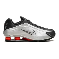 Shox R4 Sneakers