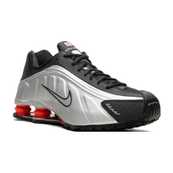 Shox R4 Sneakers