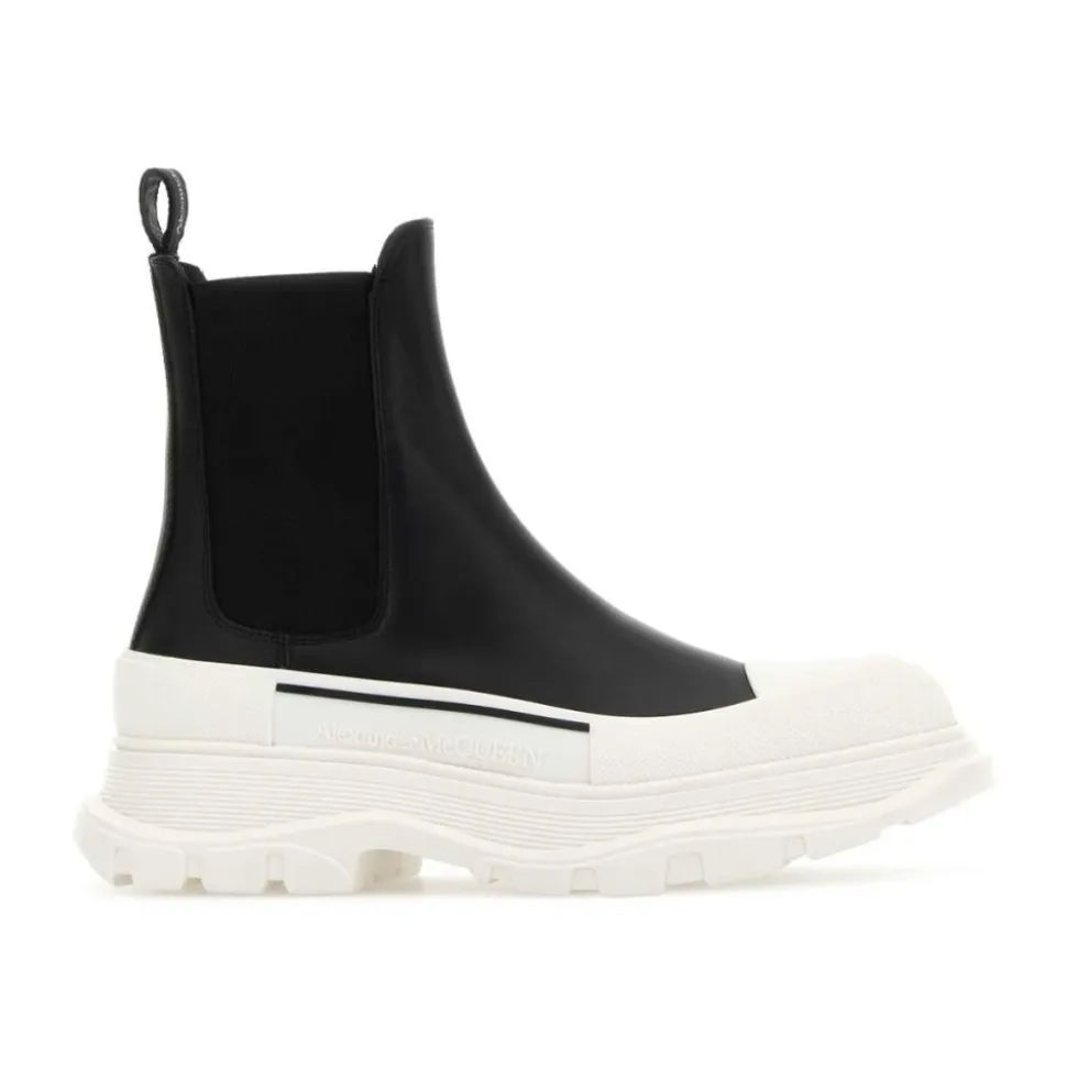 Slick Chelsea Boot