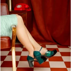 Tacones de Cuero Metálico