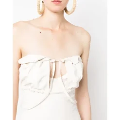 Vestido Blanco sin Tirantes con Detalles