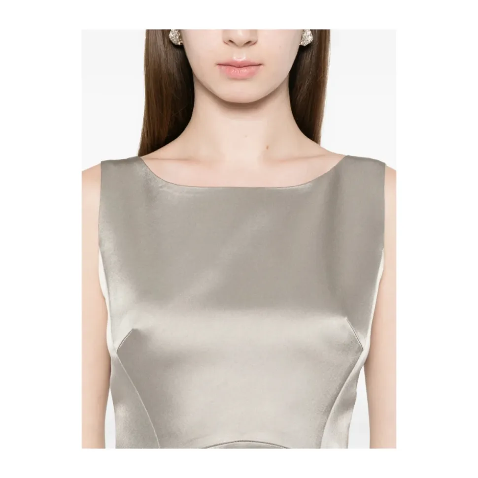 Vestido con Cuello Barco
