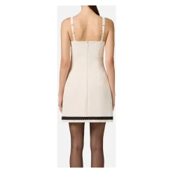 Vestido de tejido crêpe elástico de doble capa con bordado de vieiras