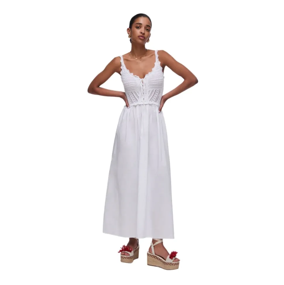 Vestido Largo con Encaje Calado
