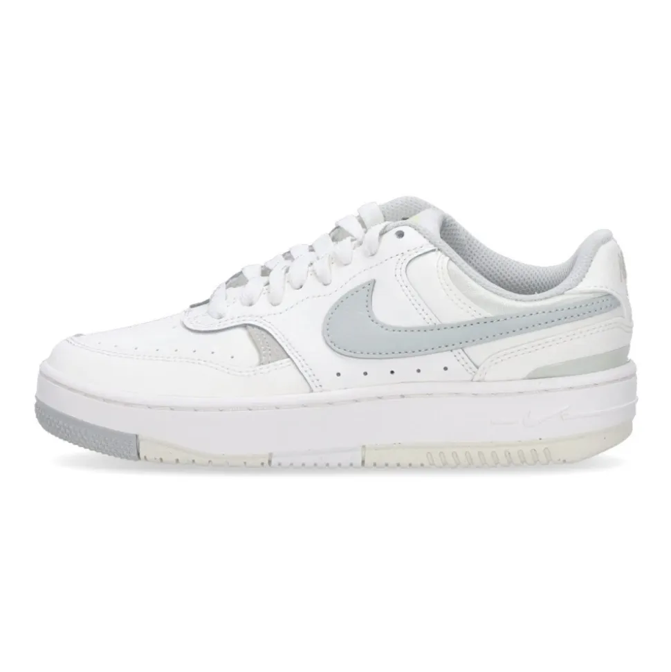 Zapatillas bajas con cordones para mujeres