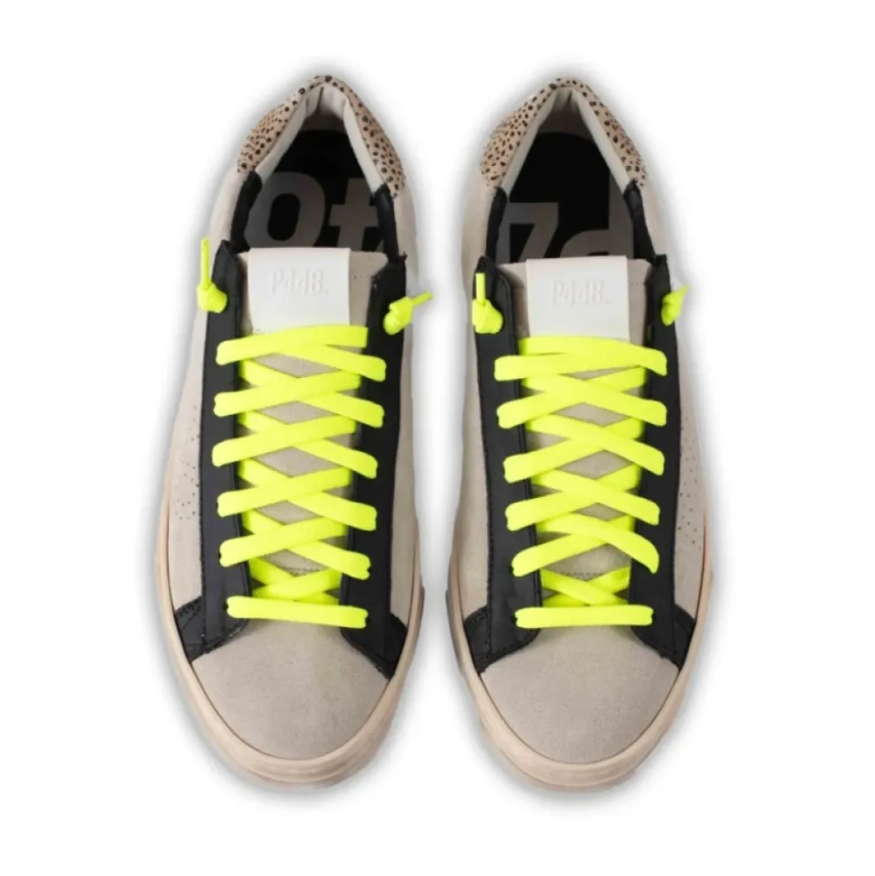 Zapatillas Beige con Detalles Negros y Cordones Fluor