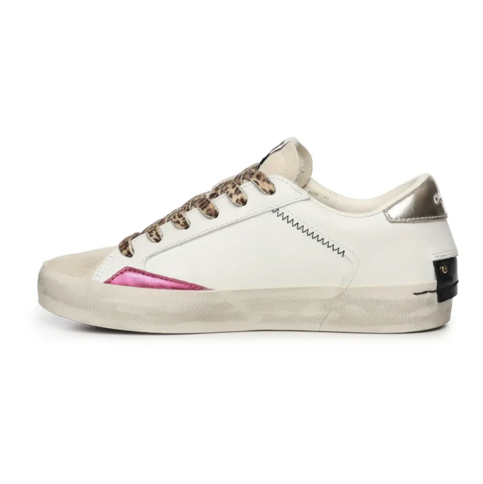 Zapatillas de Cuero con Detalles Metálicos