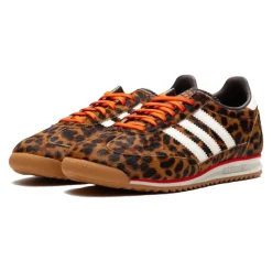 Zapatillas de estilo retro con estampado de leopardo