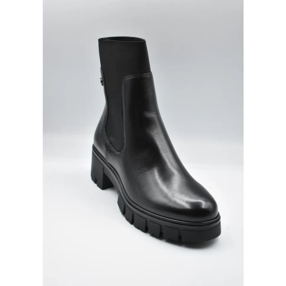 Zapato con cordones J-532