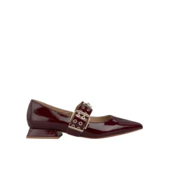 Zapato con hebilla ancha