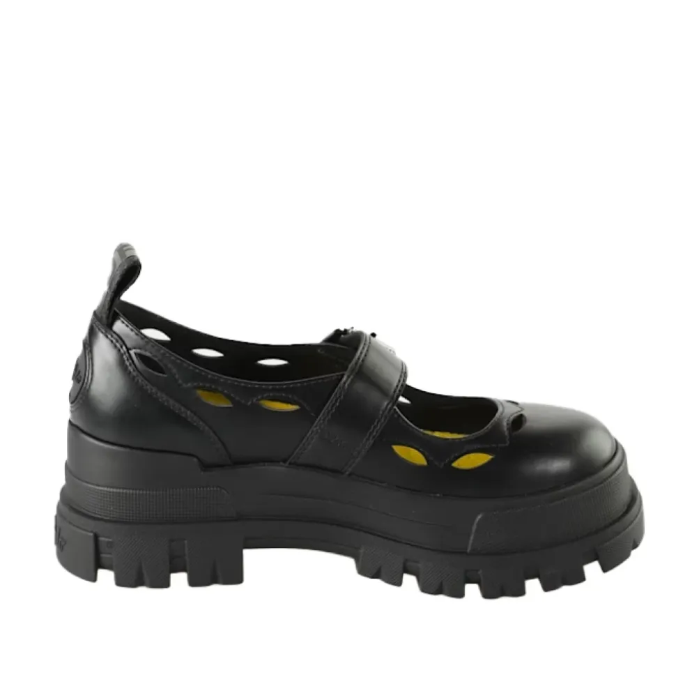 Zapatos con cordones