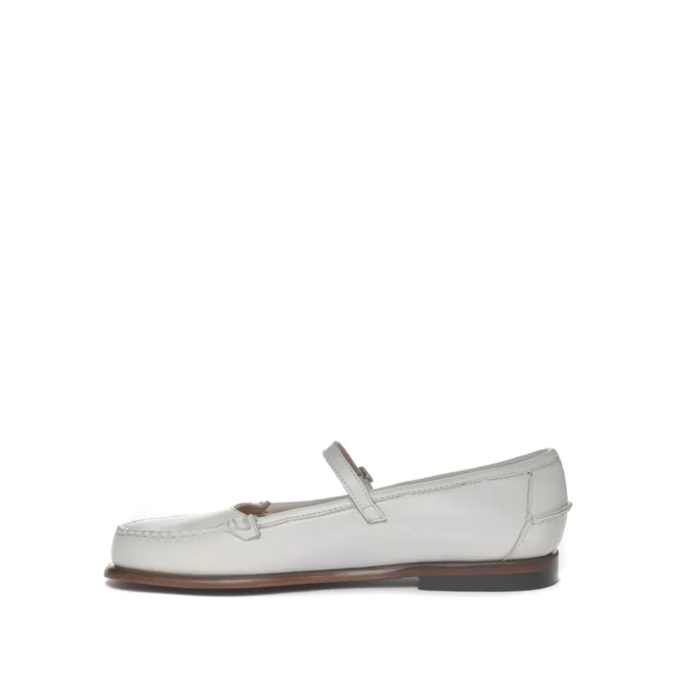 Zapatos de bailarina de cuero blanco