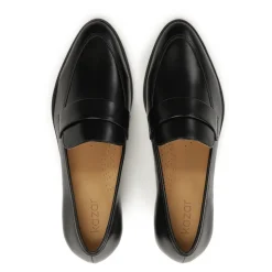 Zapatos de cuero negros sin cordones