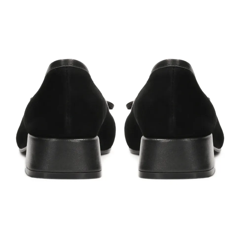 Zapatos de tacón bajo en ante y cuero liso