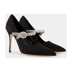 Zapatos de tacón de satén negro con correa de cristal