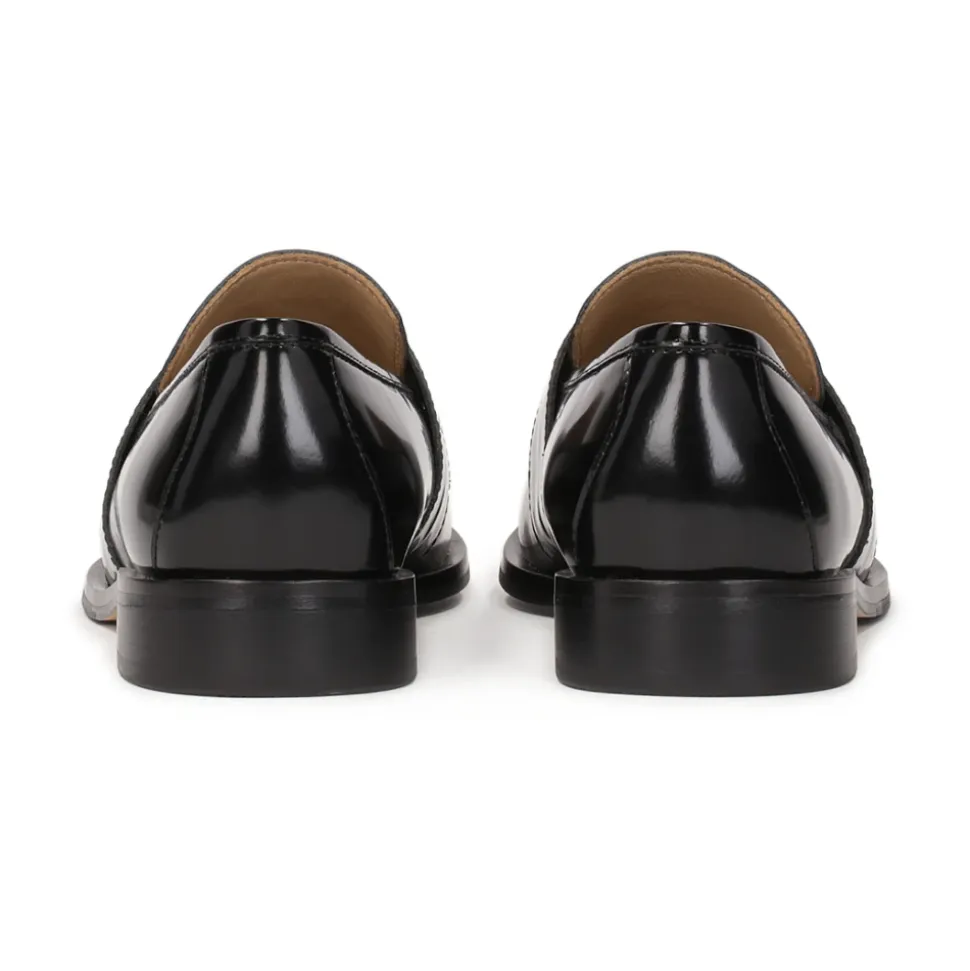 Zapatos negros de cuero sin cordones