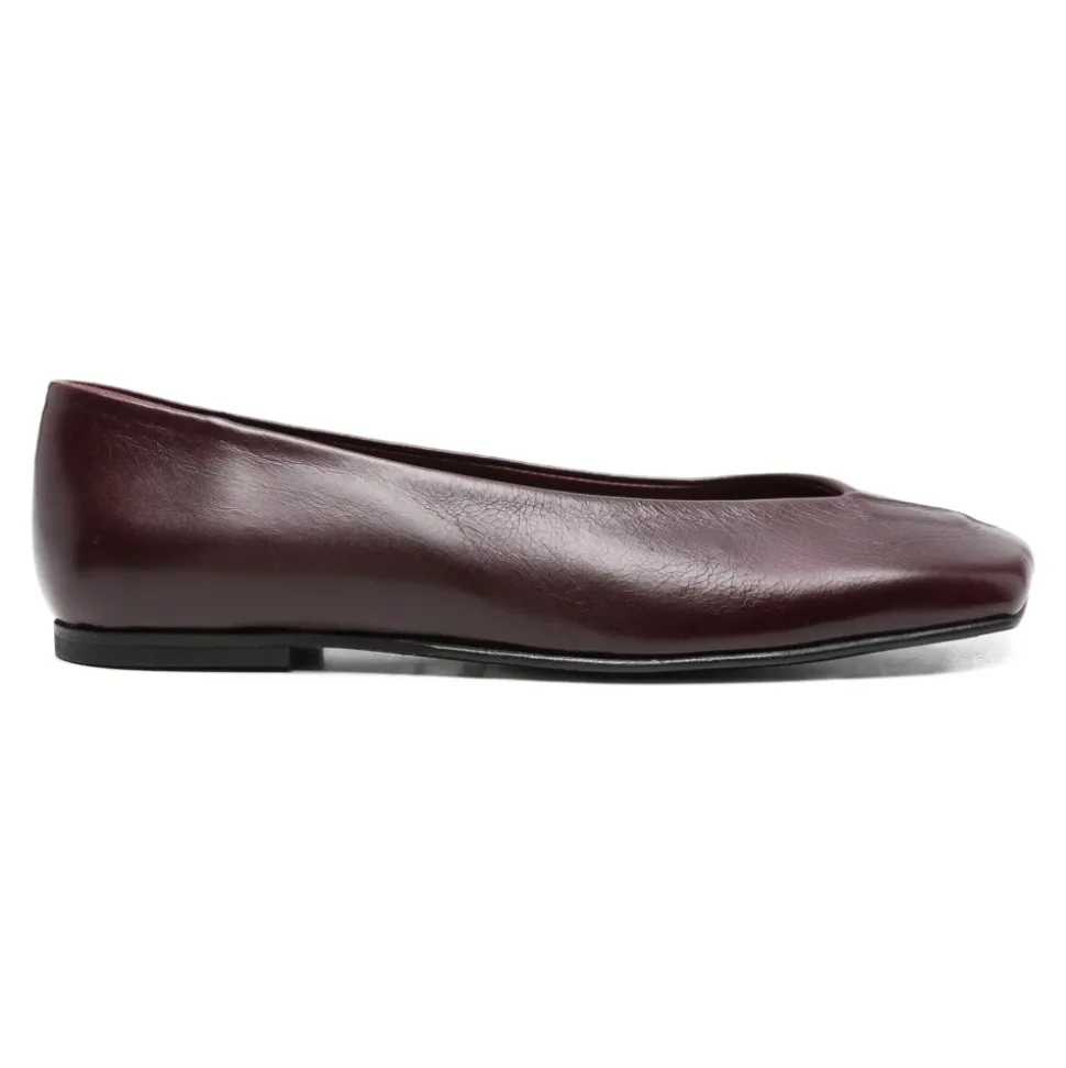 Zapatos planos de punta cuadrada